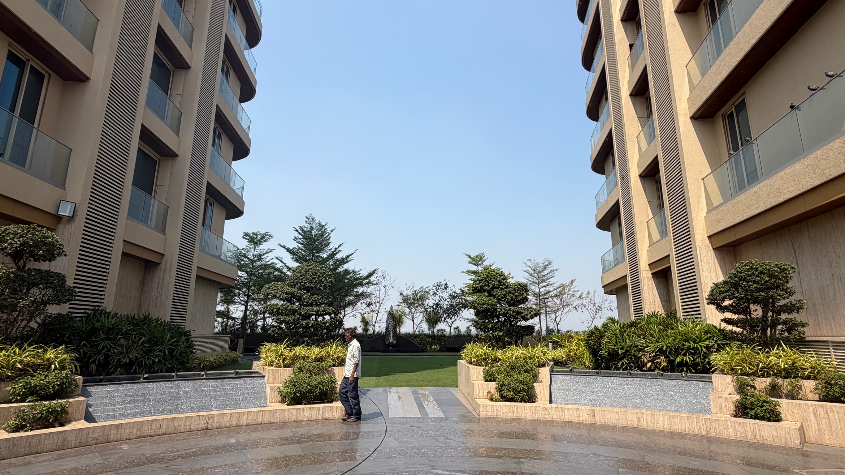 Rajhans Evana garden project